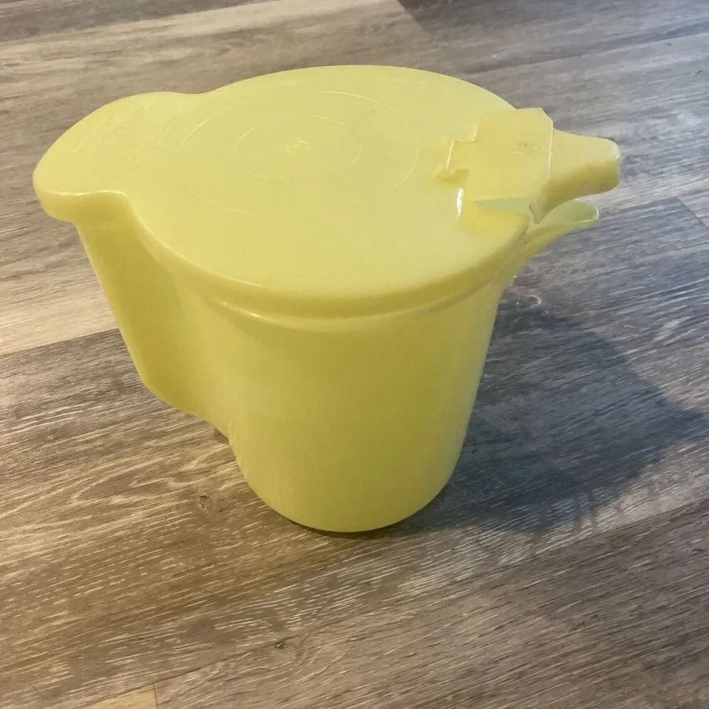 TUPPERWARE CREAMER PITCHER #131-1 FLIP TOP 131-2 1954- Millionaire Line Vtg